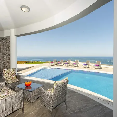 Elite Sea View Villa *