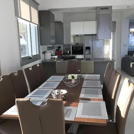 Elite Sea View Villa *