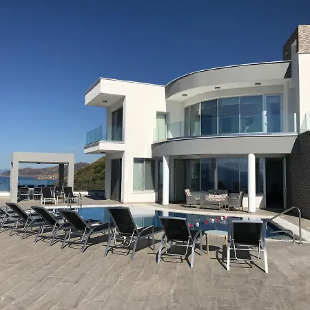 Elite Sea View Villa *